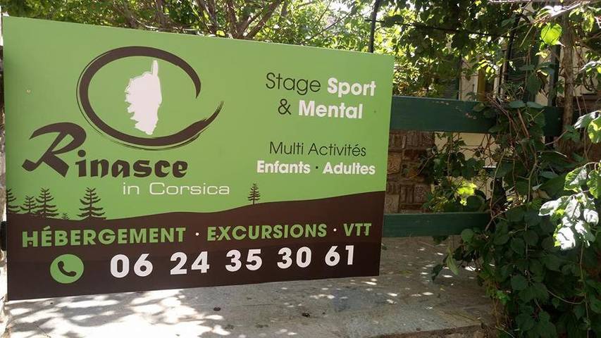 Chambre d’hôte pour 6 personnes, avec vue ainsi que jardin et terrasse à Altiani