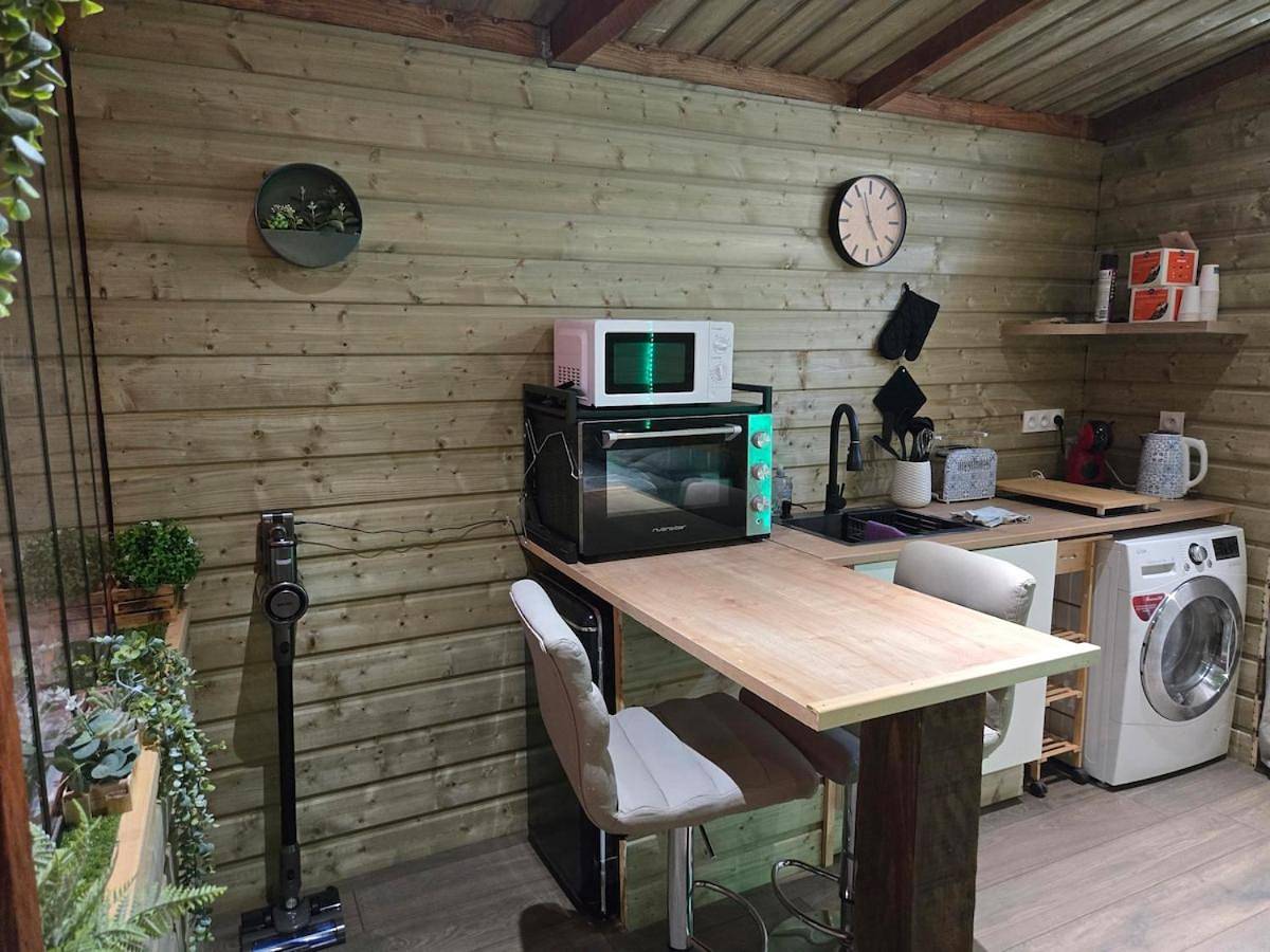 Appartement entier, One-Bedroom Apartment in Cousance, Jura