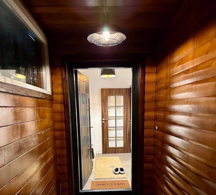 Villa Noar, Cozy 4Br Mountain w, Fireplace, Lake View, Brezovicë in Gemeinde Shtërpcë