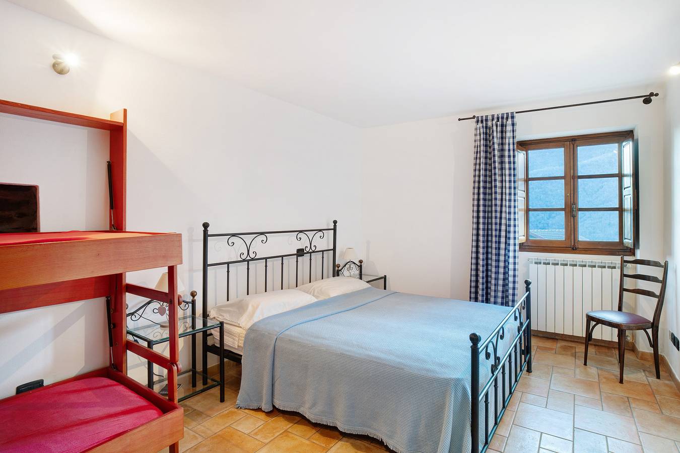 Appartement entier, Appartement "Casa Azzurra - Sciu'pepin" avec jardin privé, balcon et Wi-Fi in Rezzo, Alpes liguriennes