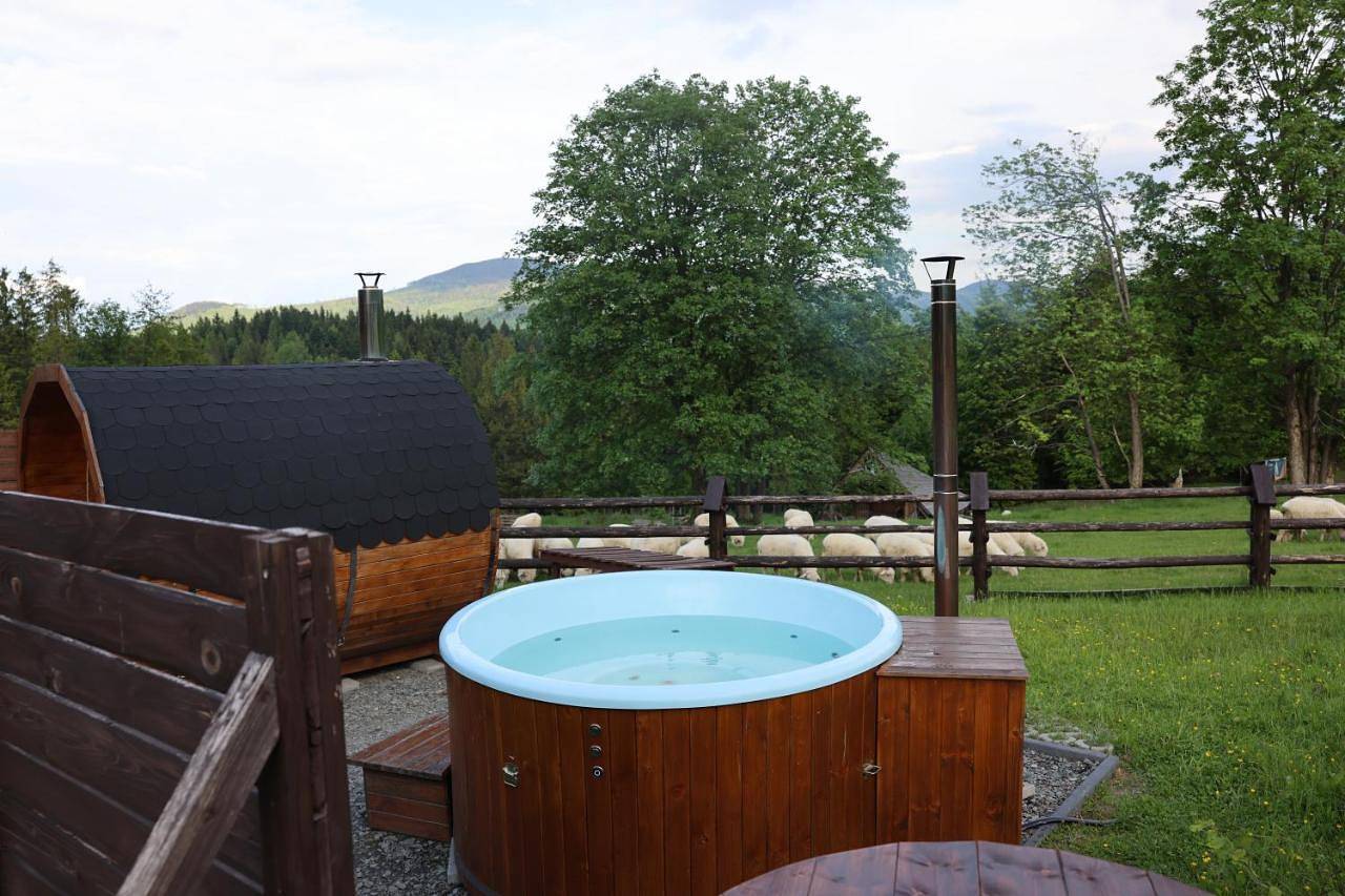 Chatki Osada Babia Raj Zawoja in Zawoja, Karpaty (Polska)