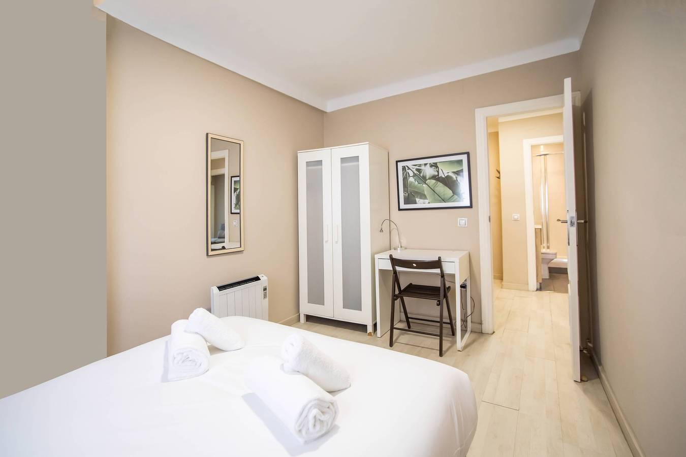 Entire apartment, 12Togo1035 - Spacious Apartment near Camp Nou! in Hospitalet de Llobregat, l'Hospitalet de Llobregat