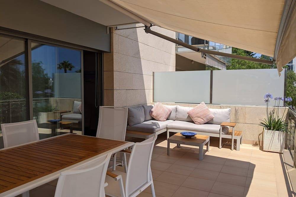 Ganze Wohnung, Klimatisiertes Apartment mit 3 Schlafzimmern, großer Terrasse und Gemeinschaftspool in Altafulla, Costa Dorada