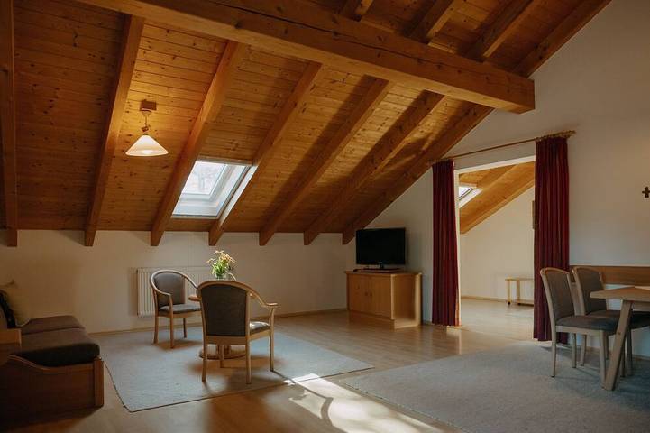 Ferienwohnung für 6 Personen, mit Garten und Terrasse sowie Sauna, mit Haustier