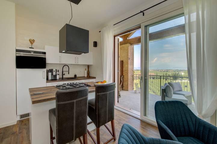 Ganze Wohnung, Appartamento La Luna - Mgh in Peschiera del Garda, Gardasee-Berge