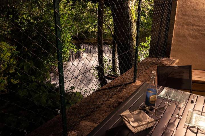 Gîte pour 2 personnes, avec jardin ainsi que vue et piscine, animaux acceptés à Bourg-Argental - 3