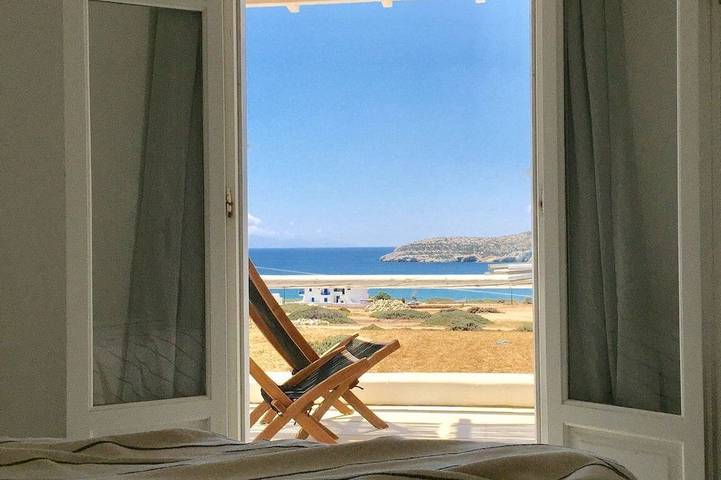 Beachfront Antiparos Apartment | 2 Bedrooms | Apartment Niamos | Beautiful Sea Views | Agios Georgios in Antiparos