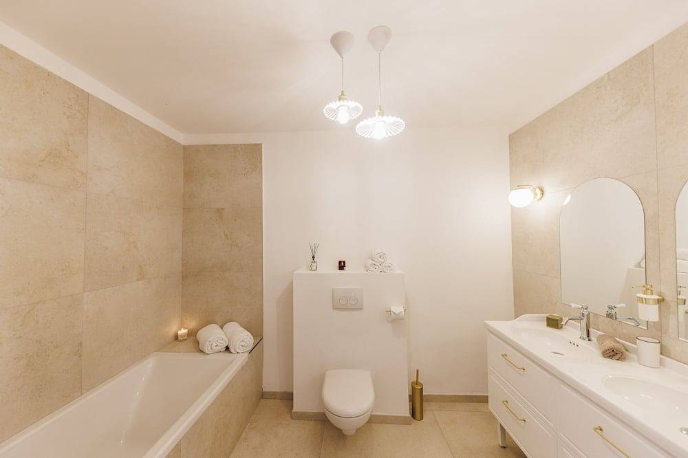 Villa 10 personnes vue mer et montagne, piscine chauffée in Porri, Parc naturel régional de Corse