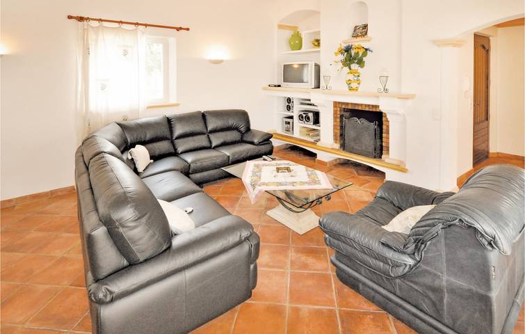 Location de vacances pour 6 personnes, avec jardin ainsi que terrasse et piscine à Le Plan-de-la-Tour - 3