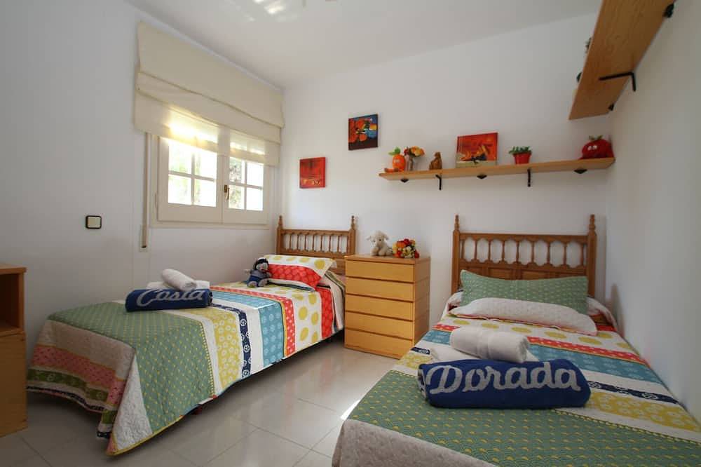 Bedol1 Adosado jardín, piscina comun, Wifi gratis in Montroig, Costa Dorada