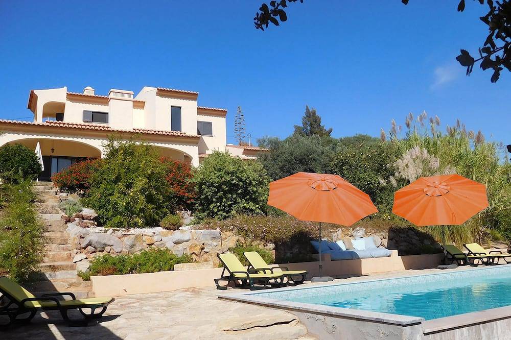 Luxus-Villa mit eigenem Pool, in den Hügeln, Algarve, Sao Bras de Alportel. in São Brás de Alportel, Faro Distrikt