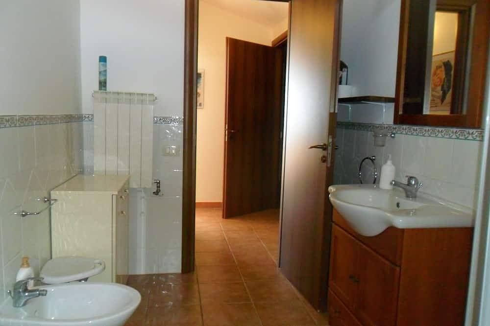 Ganze Wohnung, Modern und Sehr Schön Eingerichtetes Appartment in Einer Villa mit Garten in Sciacca, Agrigento Provinz