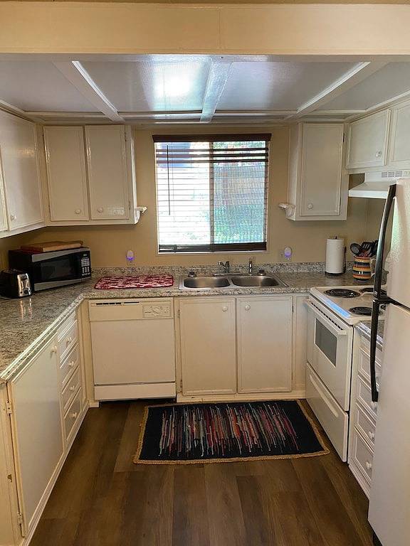 Make Memories in this Comfy Two Bedroom Two Bath Home in Gila County