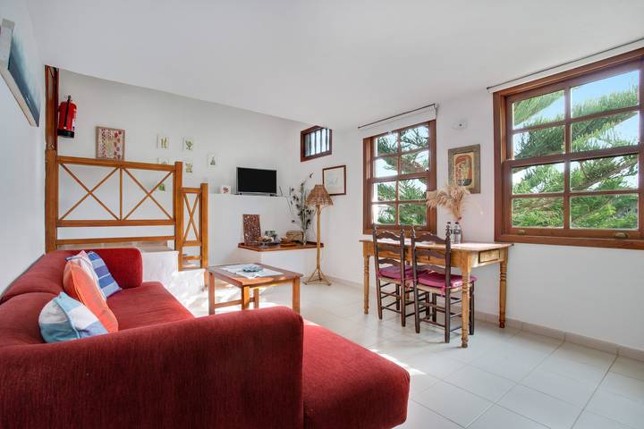 Ganze Wohnung, Ländliche Ferienwohnung "Pancho" mit Terrasse, Vulkanblick und Wlan in La Vegueta, Tinajo