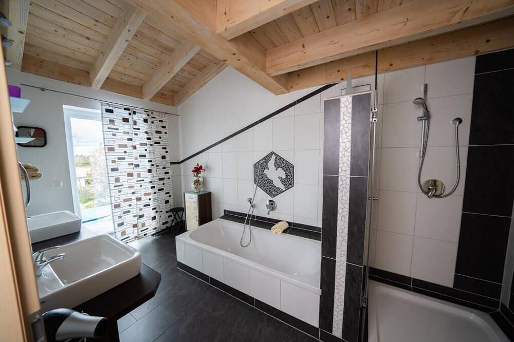 Ganze Wohnung, 5-Sterne Maisonette Ferienwohnung Maria mit traumhaftem Schwarzwaldblick in Schramberg, Mittlerer Schwarzwald