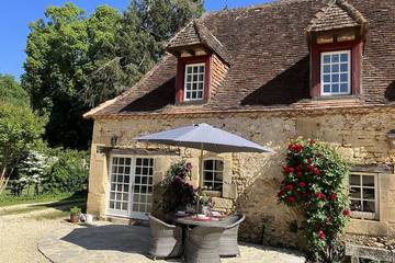 Gîte pour 4 personnes, avec terrasse et jardin à Le Bugue