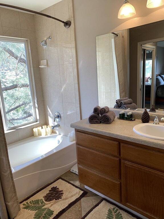 Vacation House for 6 Guests in Sequoia National Park, Kern County