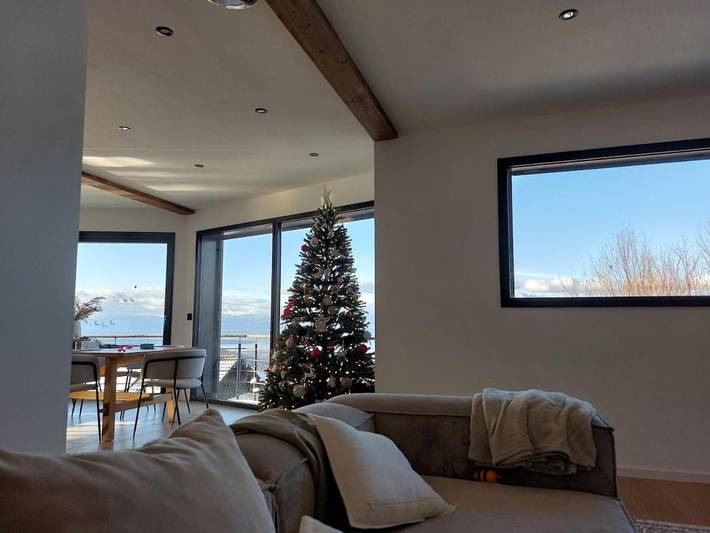 Location de vacances pour 9 personnes, avec Balcon et Terrasse ainsi que Piscine et Vue à Orcier
