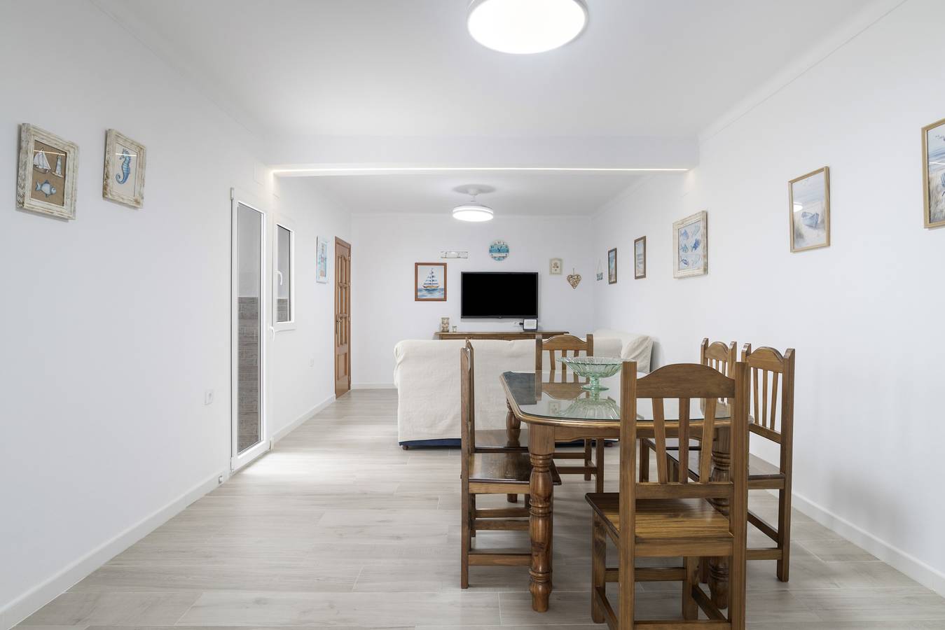 Apartamento entero, Casa Grande en el Centro de Conil, hasta 11 personas, 4 dormitorios in Conil de la Frontera, Costa de la Luz