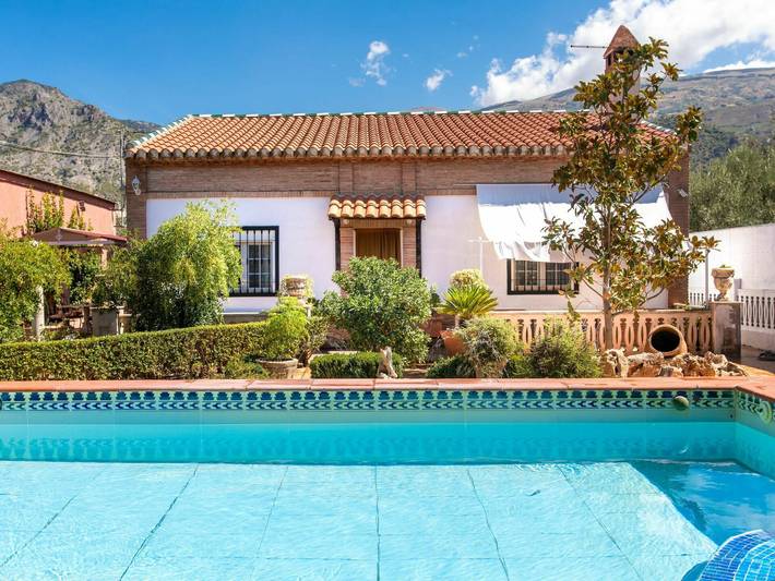 Casa rural para 6 personas, con jardín en Nigüelas