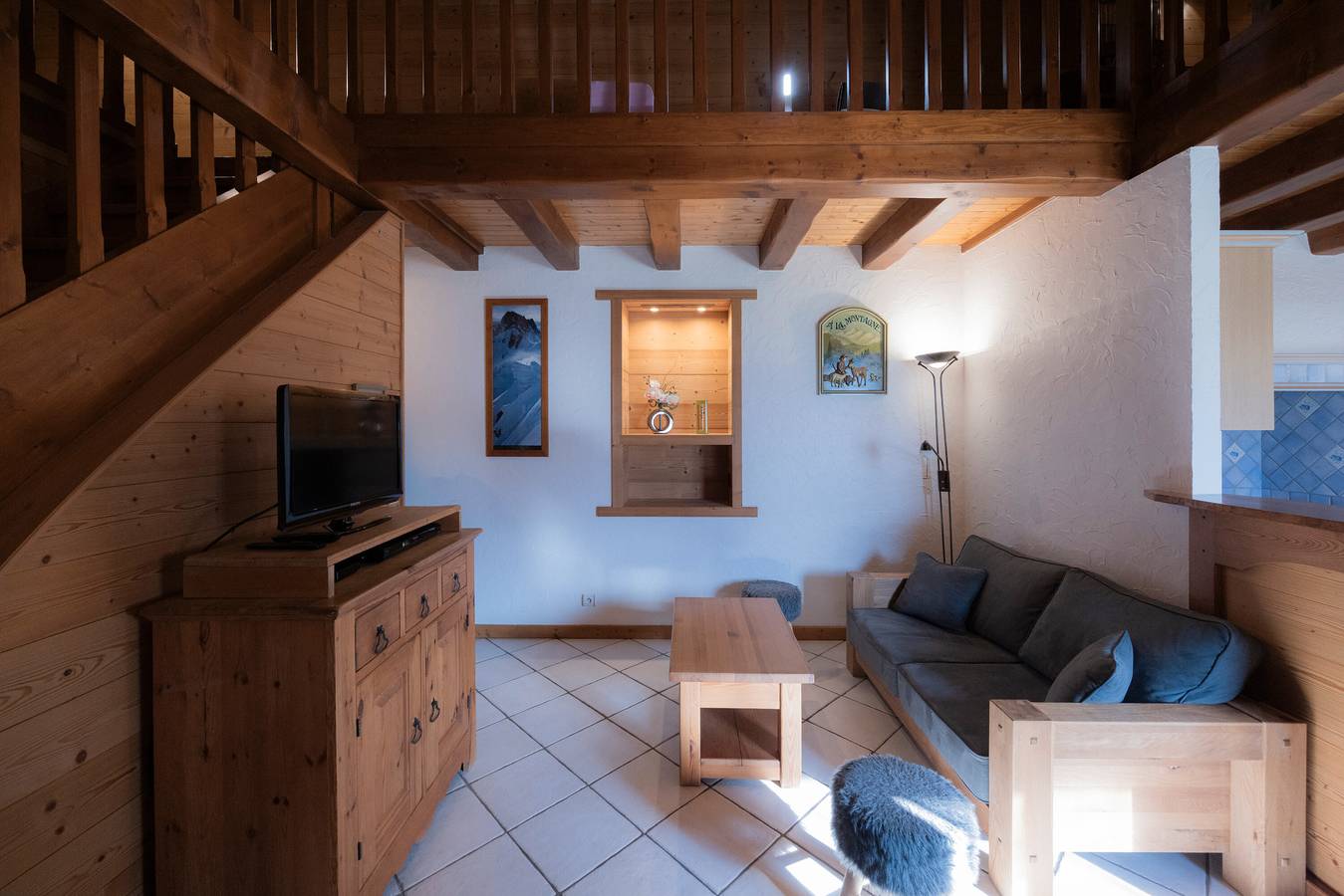 Holiday Home 'La Clé Des Champs' with Mountain View, Private Terrace and Wi-Fi in Manigod, Annecy region