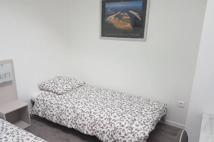 Gîte pour 4 personnes, avec terrasse et jardin à Yvrac - 4