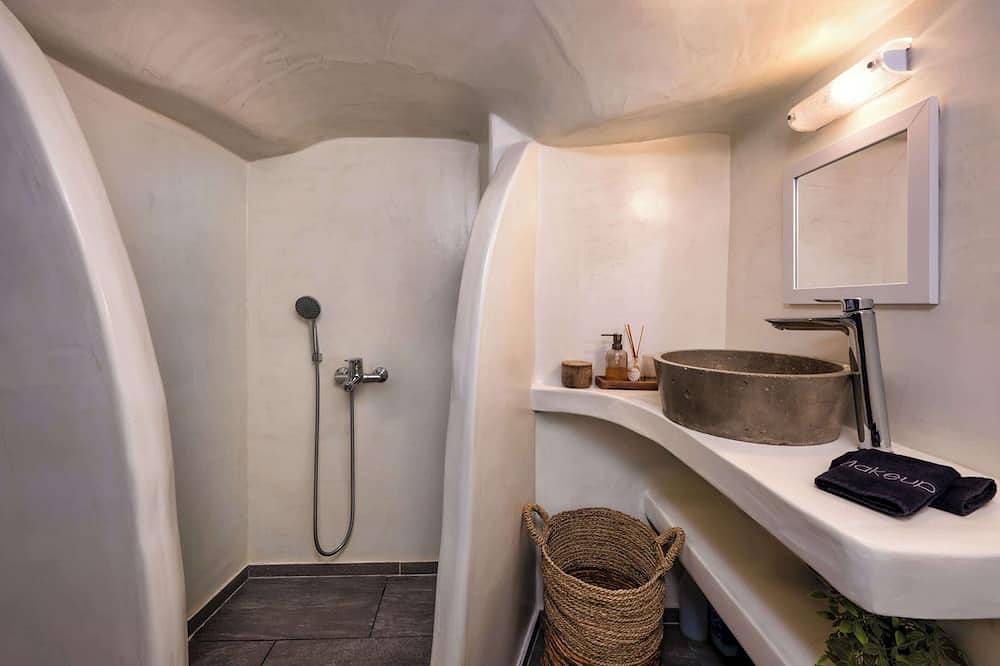 Entire apartment, Amphora Helios Gem - Private Jacuzzi and Views in Akrotiri, Santorini
