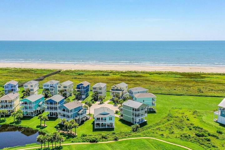 Vacation house for 6 people, with balcony and hot tub as well as pool in Galveston