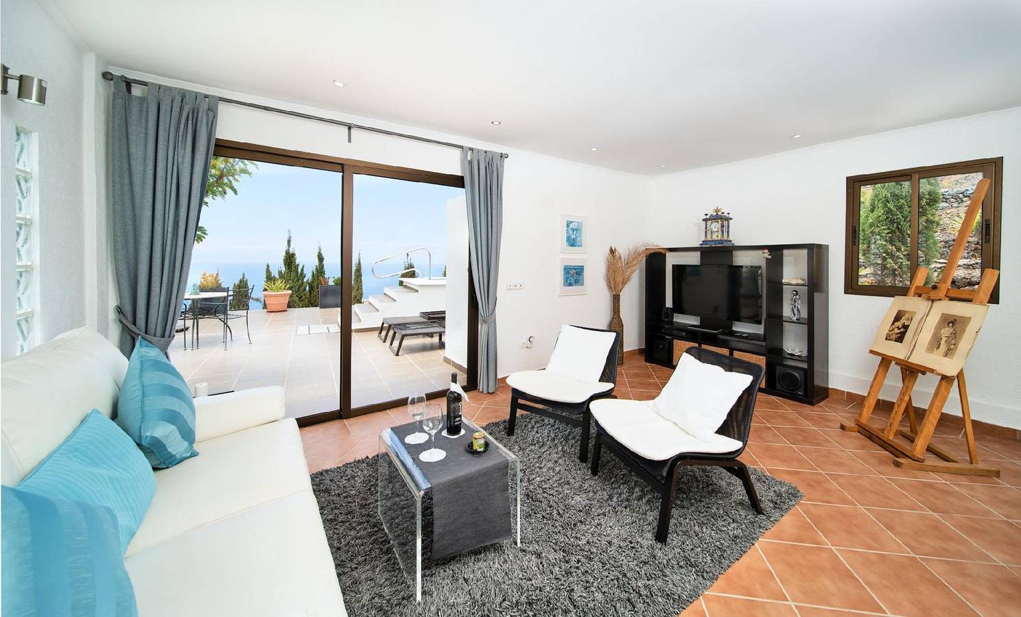 House in Guía De Isora with Nice Barbecue and Incredible View in Guía de Isora, Tenerife du Sud