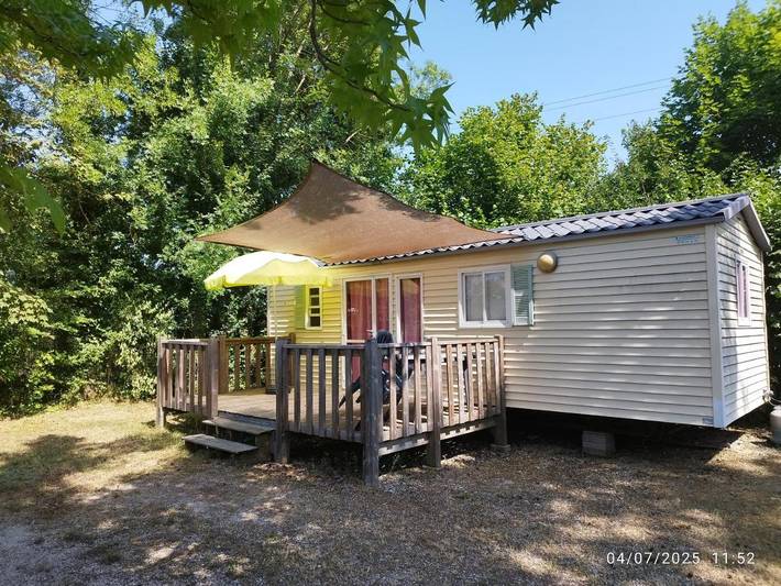 Camping pour 4 personnes, avec Terrasse ainsi que Piscine et Vue