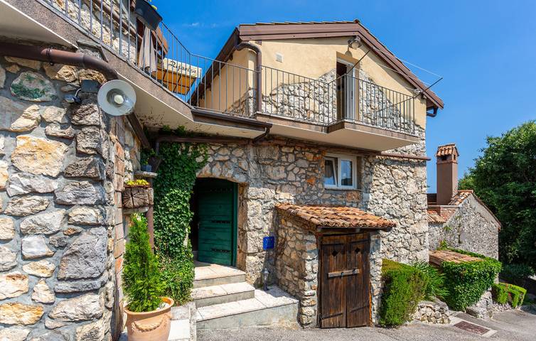 Ferienhaus für 9 Personen, mit Terrasse und Garten sowie Sauna in Moscenicka Draga