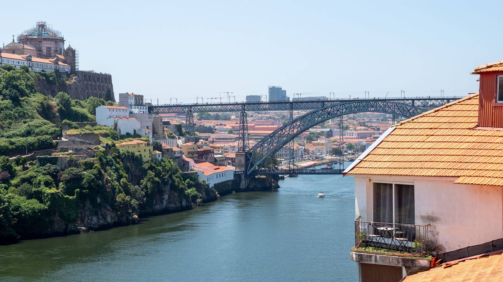 Appartement entier, M: Douro & Bridge Views | Sunny Porto Flat in Sé (Porto), Porto