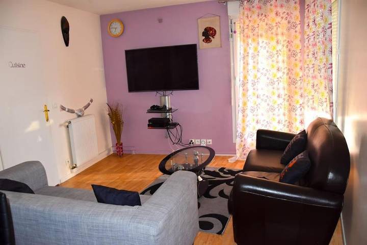 Gîte pour 4 personnes, avec Balcon à Cergy
