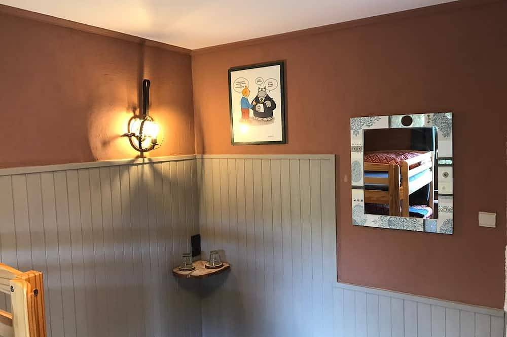 Charming chalet vacation home in the immediate vicinity of the grotto of Han sur Lesse! in Han-sur-Lesse, Rochefort (Wallonie)
