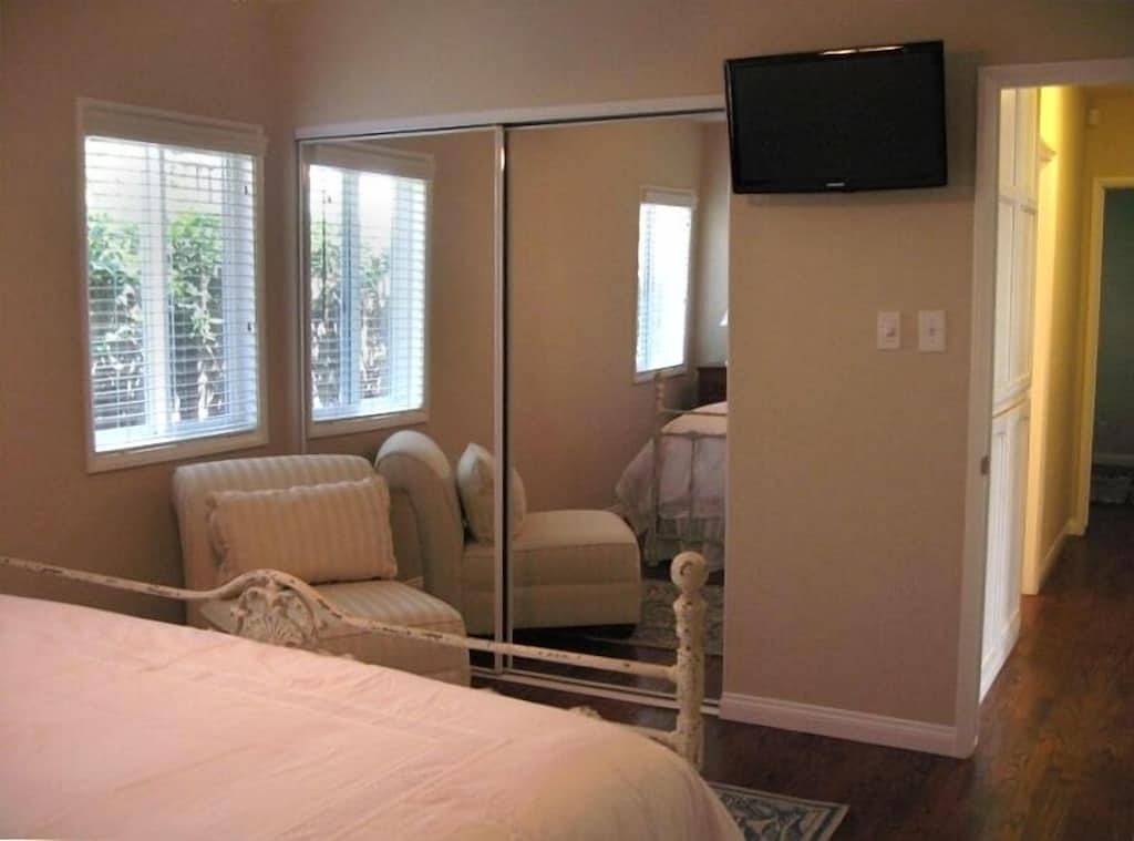 Surfs Up Beach House in Hermosa Beach, Los Angeles County