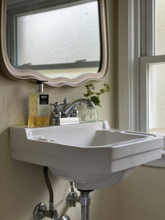 Luxury bungalow-walk to Beaumont hospital in Oakland County