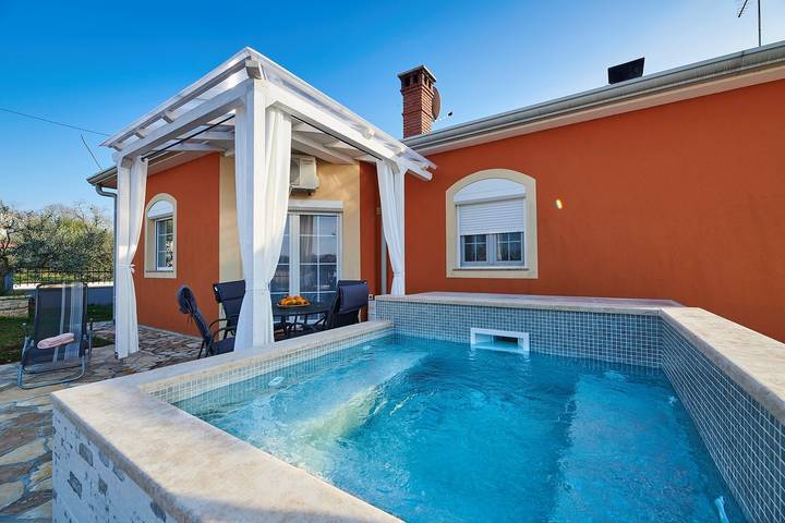 Appartement entier, Appartement de vacances pour 4 personnes avec balcon/terrasse in Zambratija, Région d'Umag