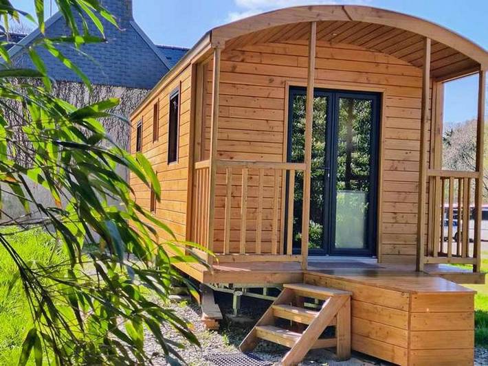 Location de vacances pour 4 personnes, avec vue et jardin à Confort-Meilars