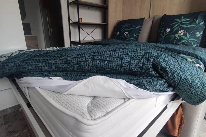 Apartamento entero, Accommodation, terrace and secure, covered parking lot 5 minutes from Lille in Marcq-en-Barœul, Lille region