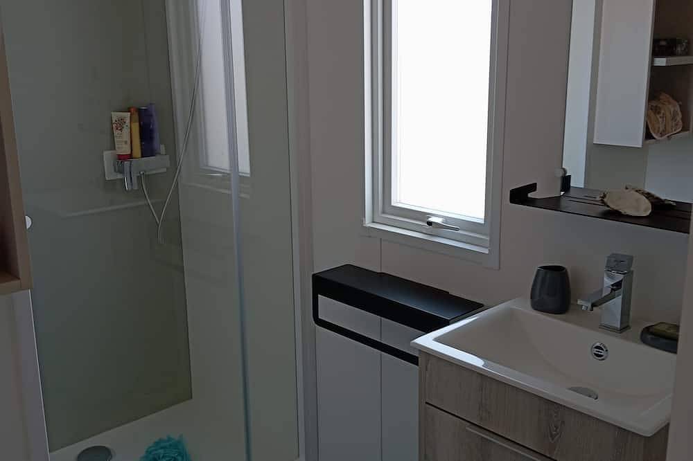Proche des plages du débarquement . Mobil-home neuf au bord de mer . in Saint-Benoît-de-l'Aure, Région de Bayeux