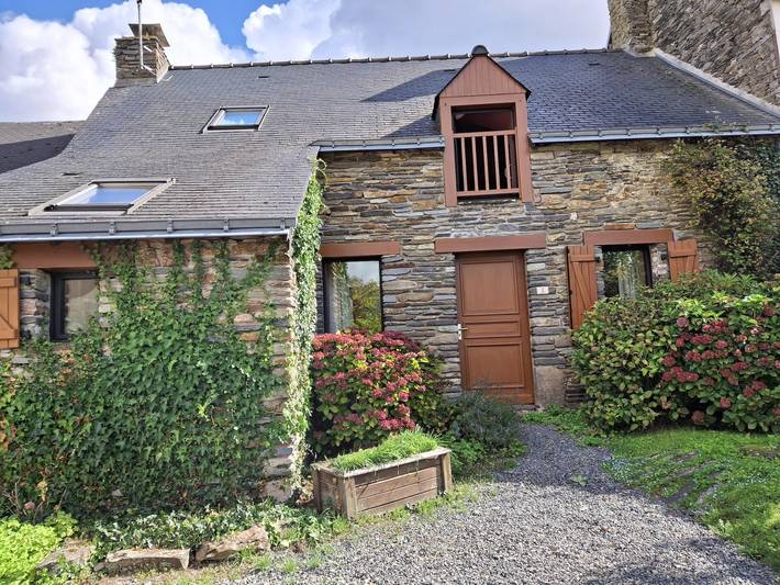 Gîte pour 6 personnes, avec terrasse et jardin dans Montertelot