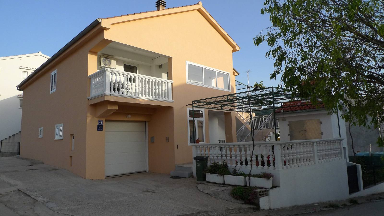 Entire apartment, One bedroom apartment with terrace and sea view Grebaštica, Šibenik A-13978-a in Grebastica, Šibenik-Knin