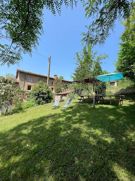 Gîte pour 14 personnes, avec jardin et terrasse dans Parc Naturel Régional Livradois-Forez - 4