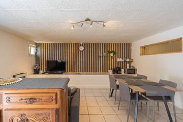 Appartement De Vacances pour 4 Personnes dans Saint-Genis-de-Saintonge, Région de Jonzac, Photo 4