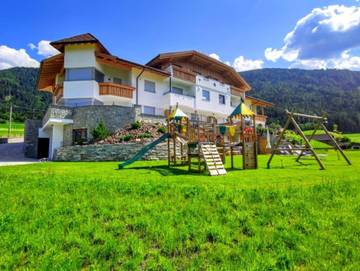 Ferienwohnung für 2 Personen, mit Balkon und Garten am Kronplatz