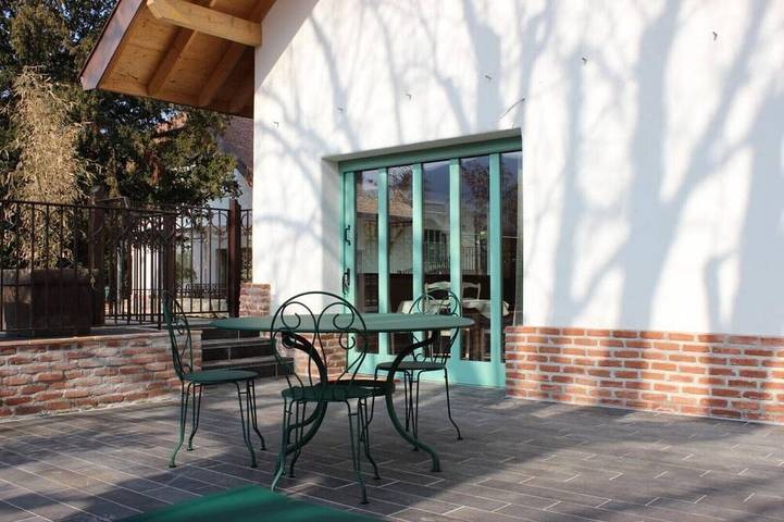 Location de vacances pour 2 personnes, avec piscine ainsi que jardin et balcon, animaux acceptés à Brison-Saint-Innocent - 4