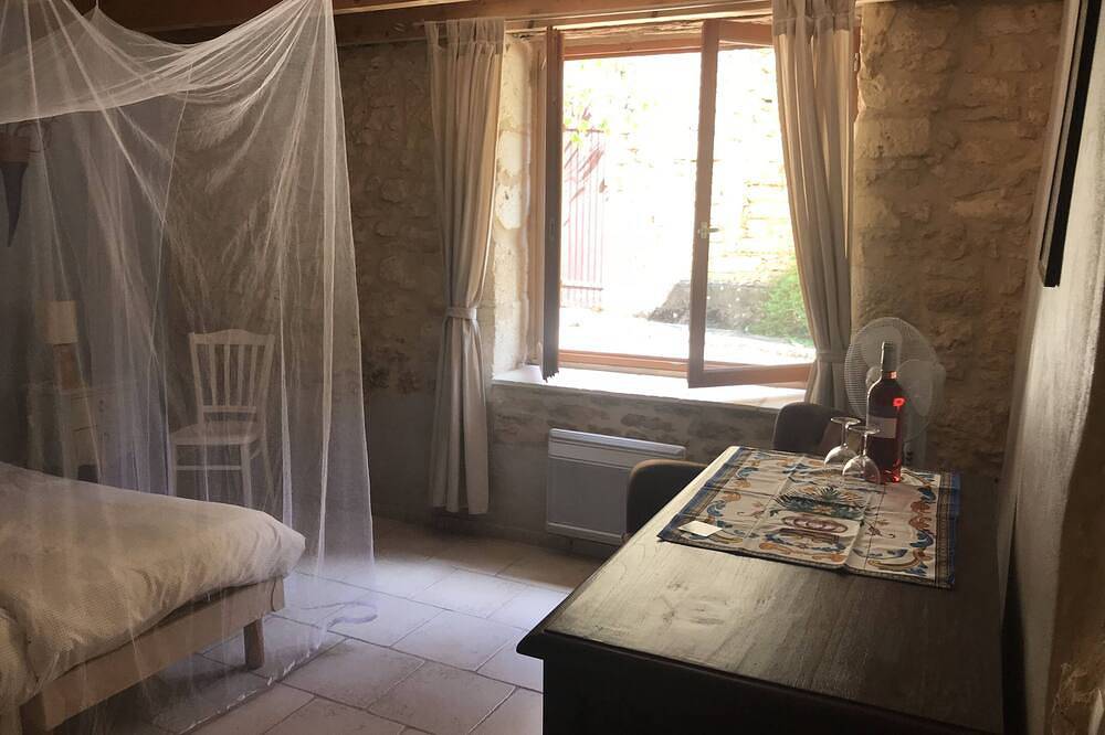 Charming cottage-with heated pool and 5 min from all amenities. Rest. in Fumel, Región de Villeneuve-sur-Lot