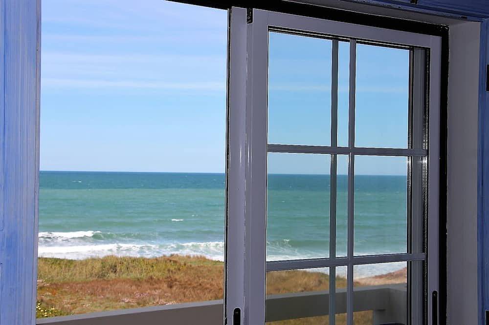 Ganze Wohnung, Vom Ferienhaus sind es 50 m zum Meer und zum Strand mit Möglichkeiten zum Surfen in Baleal, Leiria District