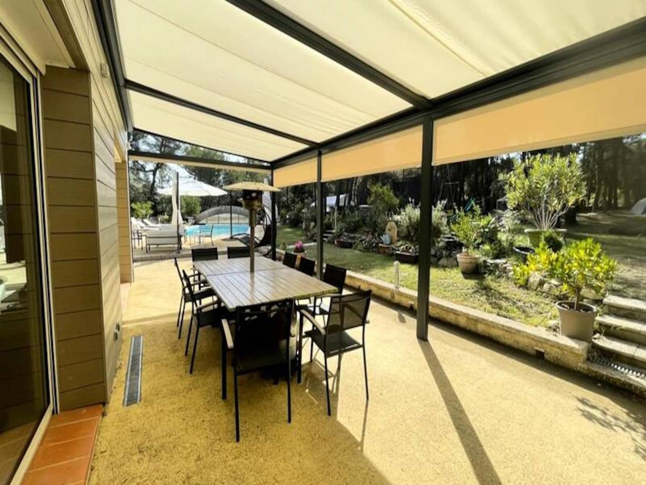 Apartamento entero, Casas y Villas para 8 Personas in Lambesc, Region de Aix-en-Provence