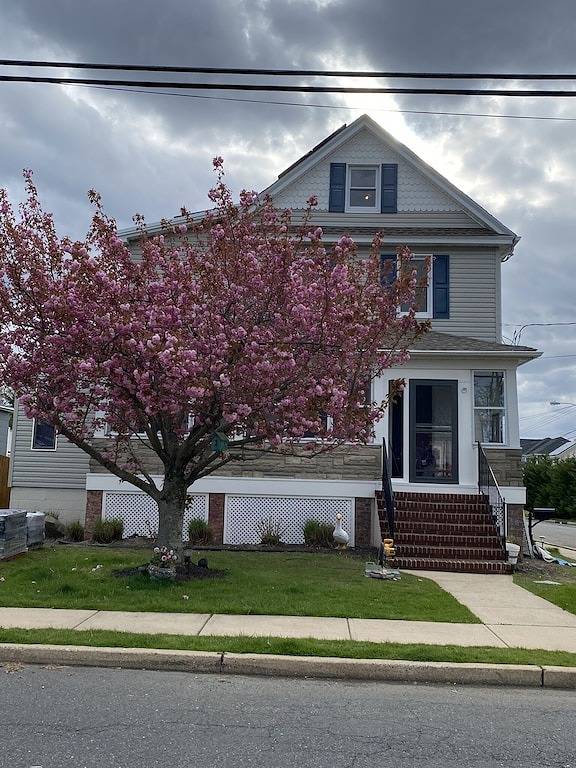 Ganze Wohnung, Beautiful sun filled 2 Br 3 blocks from beach- 2 beach passes- kids are free in Long Branch, Monmouth County